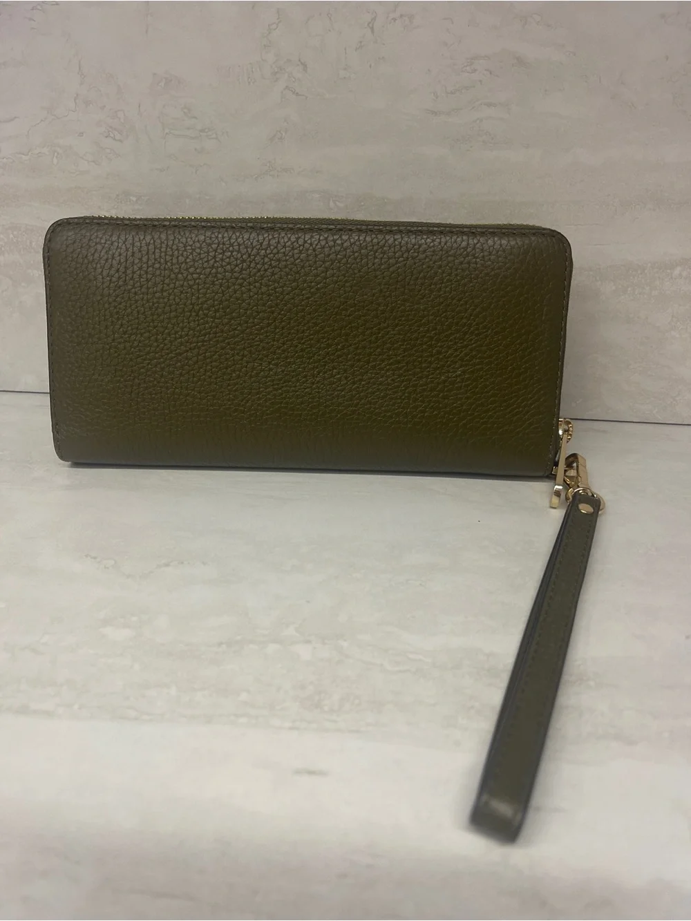 Michael Kors Pebble Leather Continental Wallet/Wristlet Duffle Green